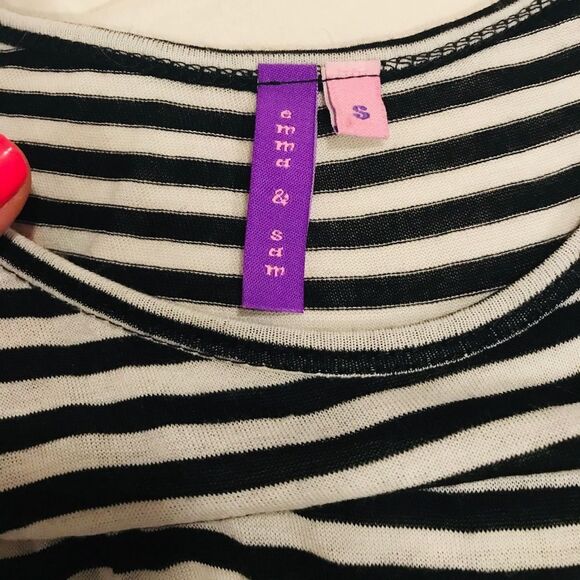 Black/White striped tank top with open sides 🕊 - Picture 2 of 3